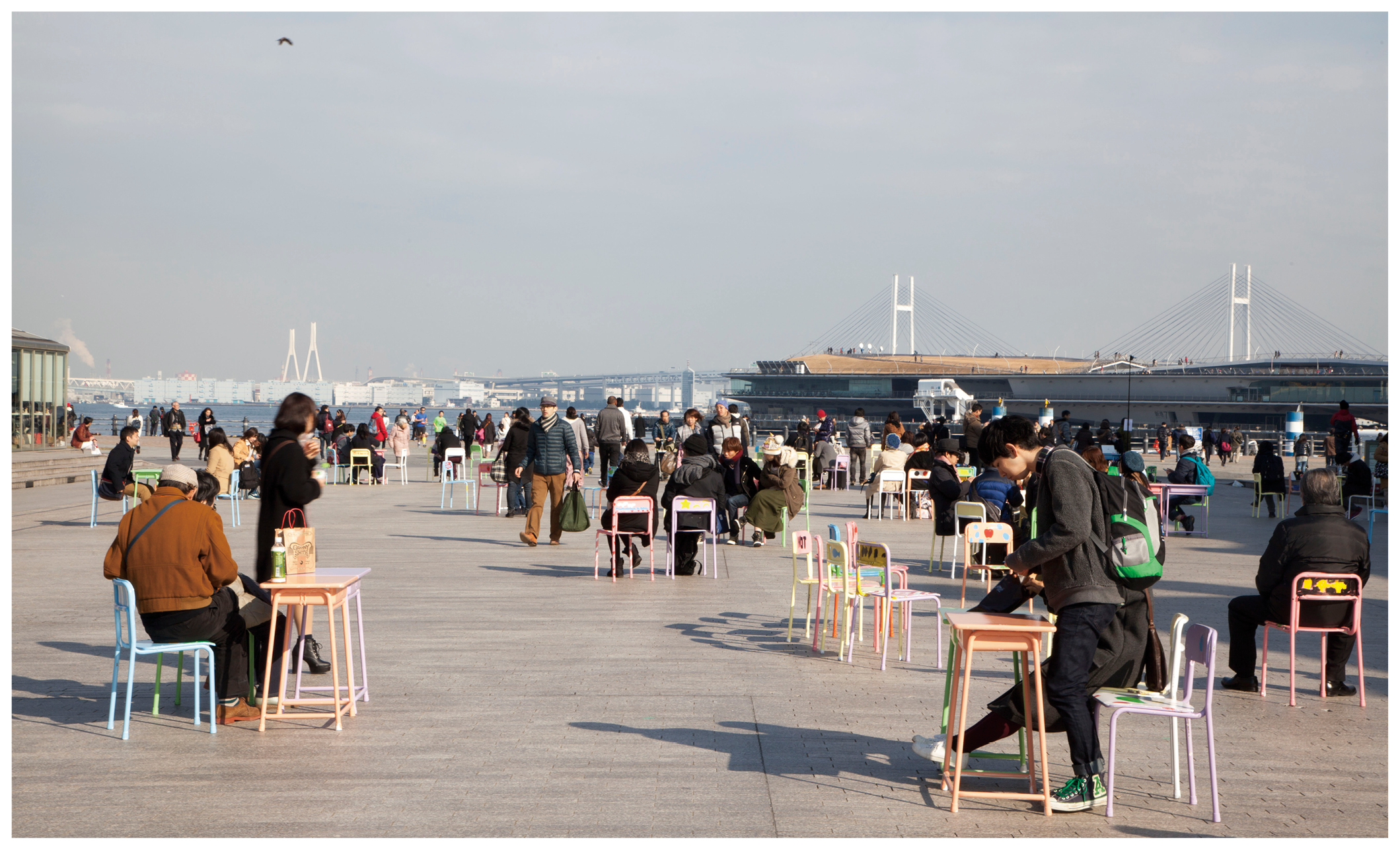 Three hundred chairs - Keio University